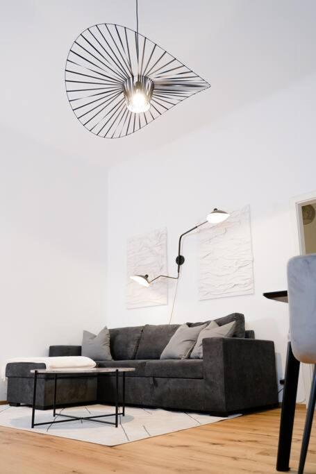 Zentrale & Ruhige 2 Zimmer - 42M² Lägenhet Wien Exteriör bild
